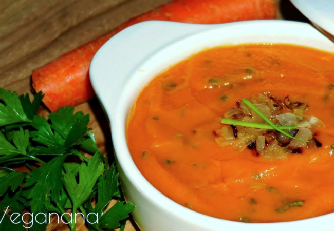 sopa de cenoura com batata-doce