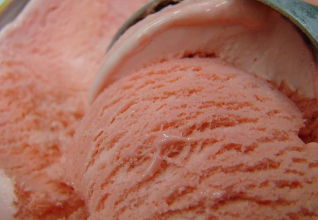 receita sorvete de morango simples