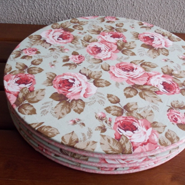 modelo sousplat tecido floral rosa