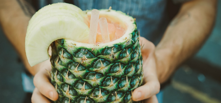 suco detox de abacaxi com hortelã