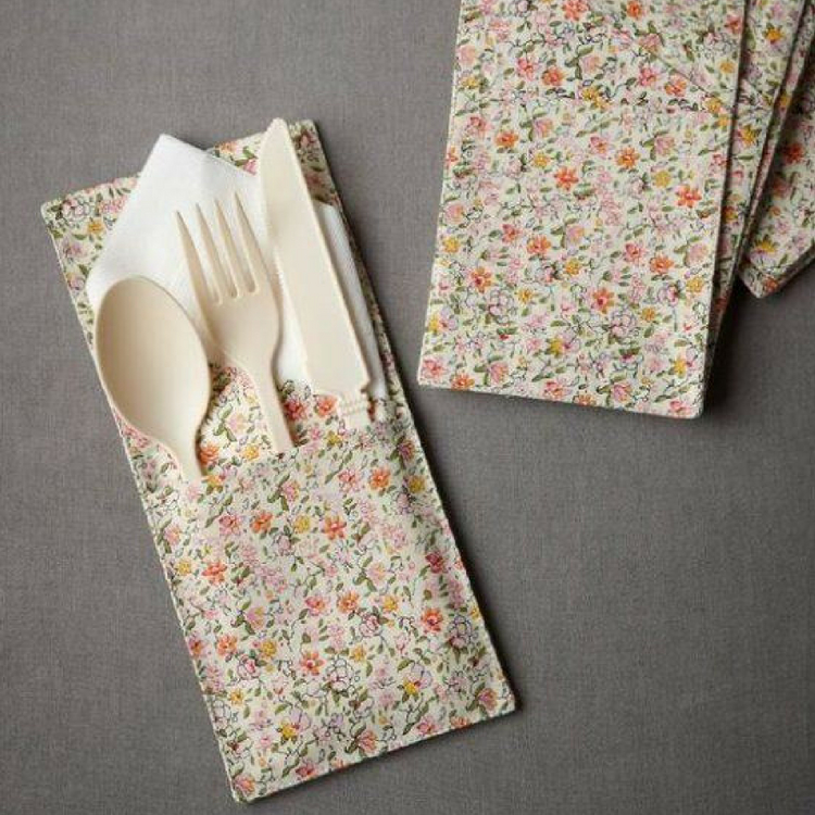 suporte mesa com artesanato em tecido