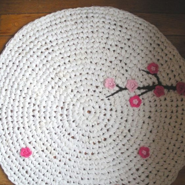 modelo tapete de crochê flores detalhe