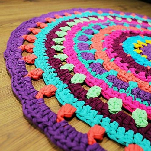 ideia tapete de retalhos crochê vazado