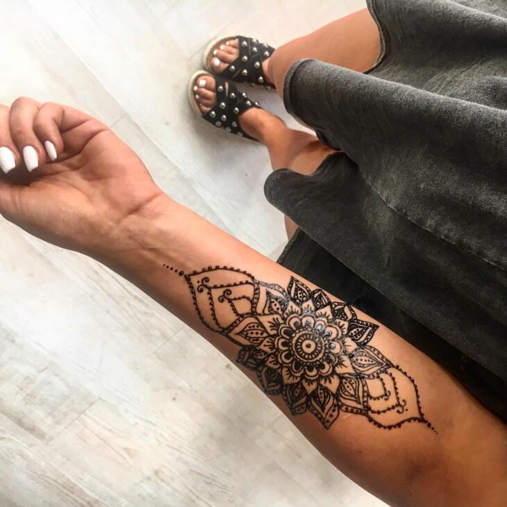tatuagem de henna braço
