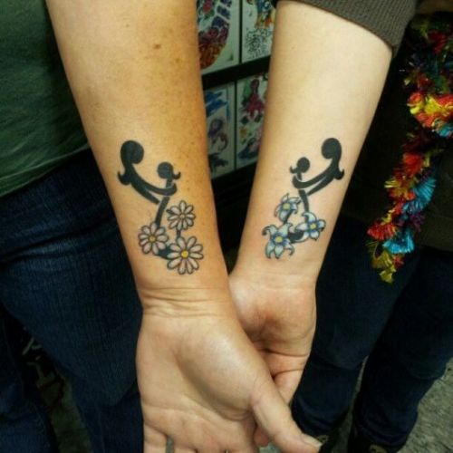tatuagens para mãe e filha abstrata com flores