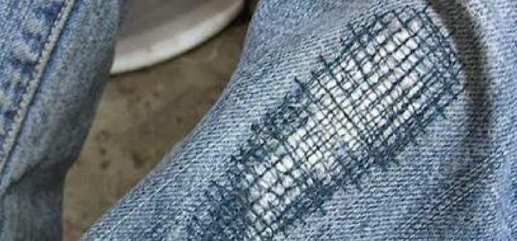 Como consertar e customizar jeans rasgado