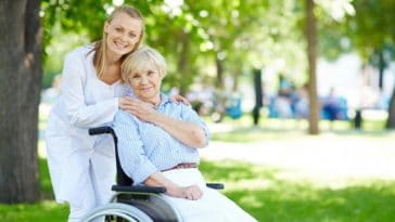 assistência para idosos