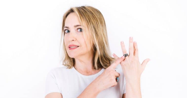 manchas de bijuterias na pele