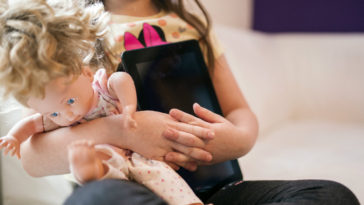 tirar tinta de caneta de boneca como