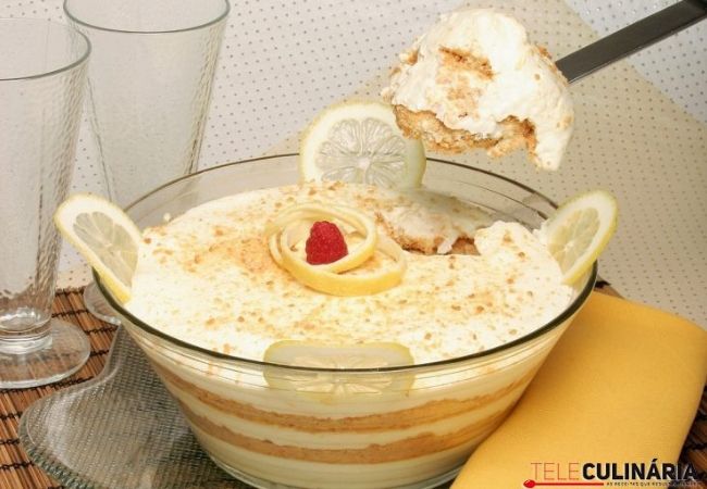 torta de bolacha com limão