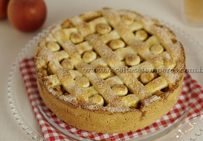 receita torta de maçã recheada