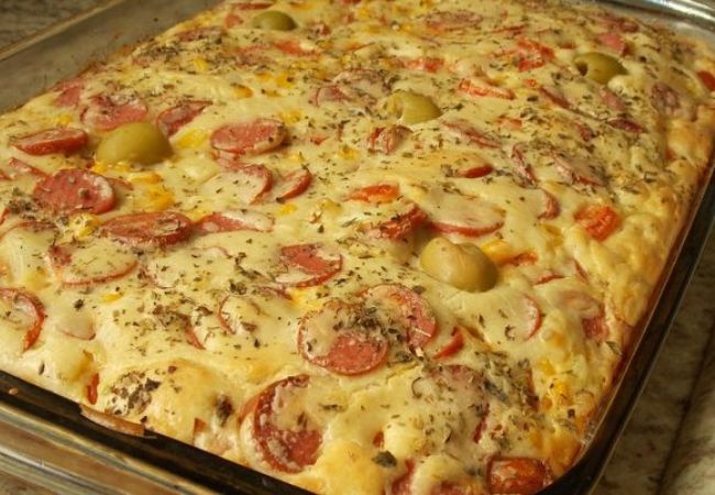 torta de salsicha de liquidificador com parmesão