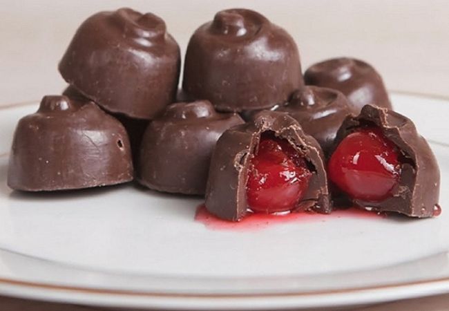 trufas recheadas com cereja