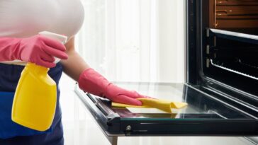 truque tiktok limpeza do forno