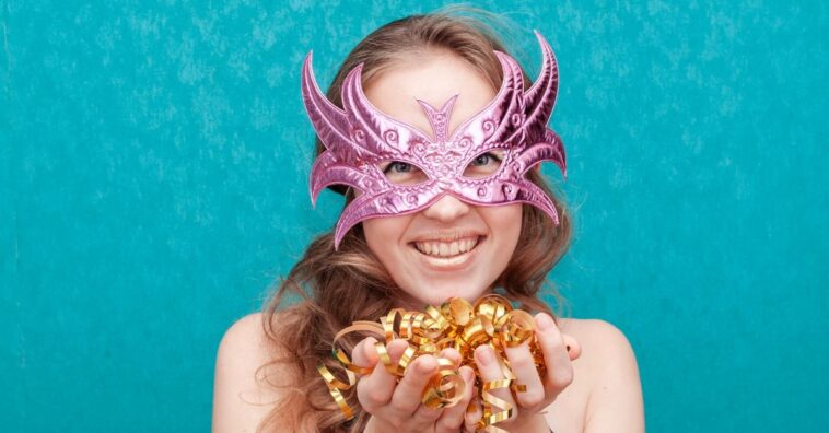 como fazer máscara de carnaval