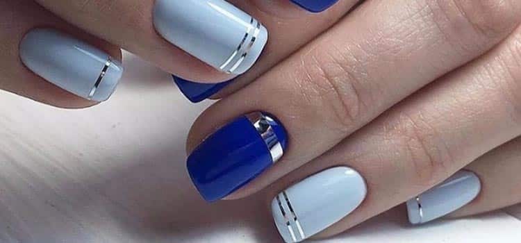 unhas decoradas azul branco e prata