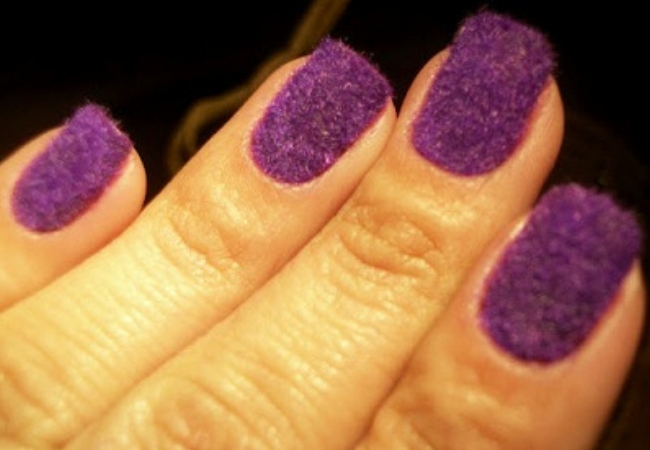 fazer unha de pelúcia roxa