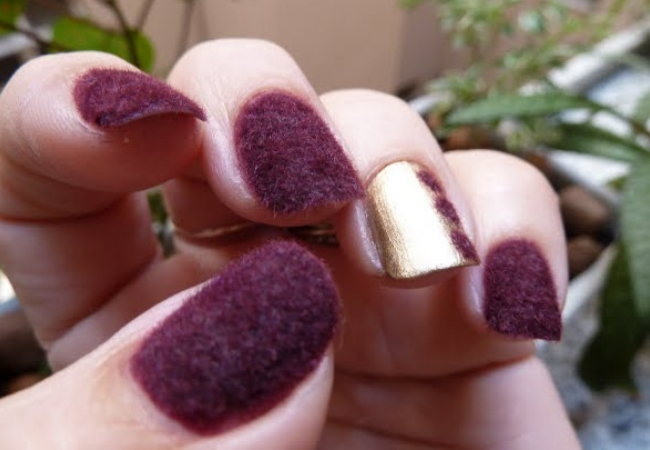 fazer unha de pelúcia vinho