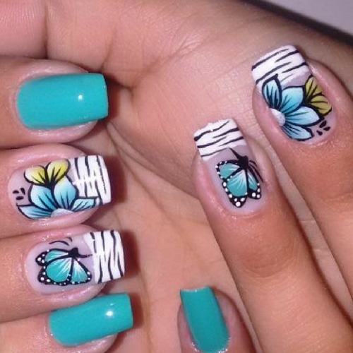 modelo unha decorada com adesivo