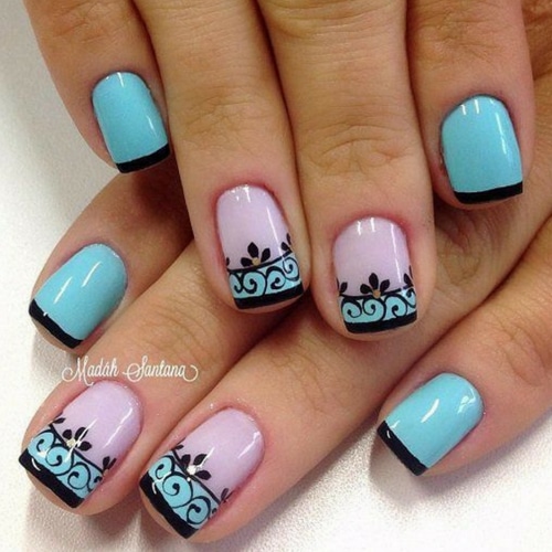 modelo unha decorada com adesivo