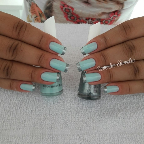 modelo de unha francesinha azul