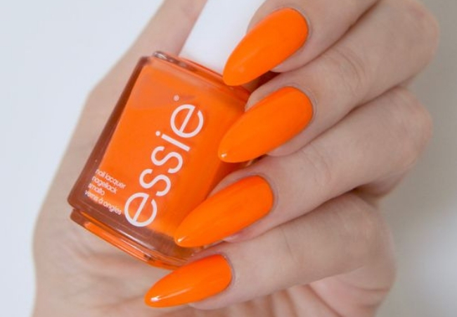 modelo unhas ano novo laranja