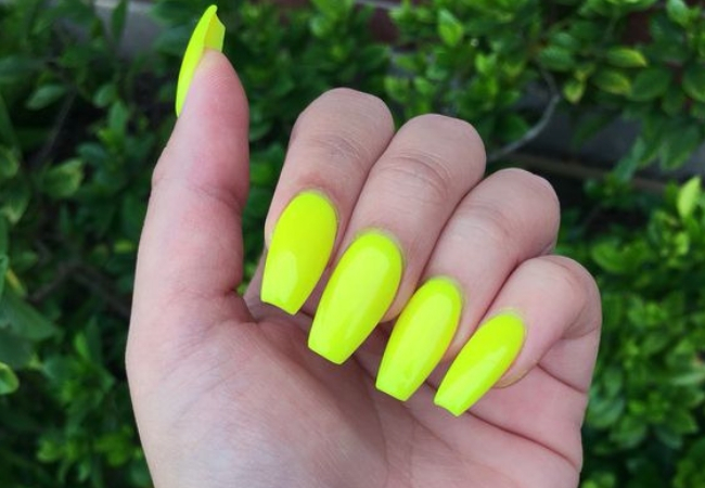 modelo unhas ano novo neon