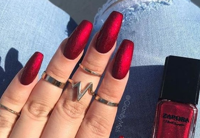 modelo unhas ano novo vermelho