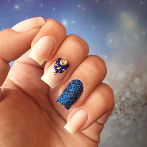 modelo unhas azuis decoradas renda