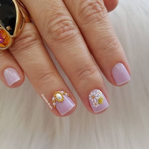 modelo unhas cor pastel lilás