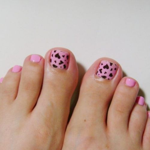 modelo unhas decoradas do pé coração