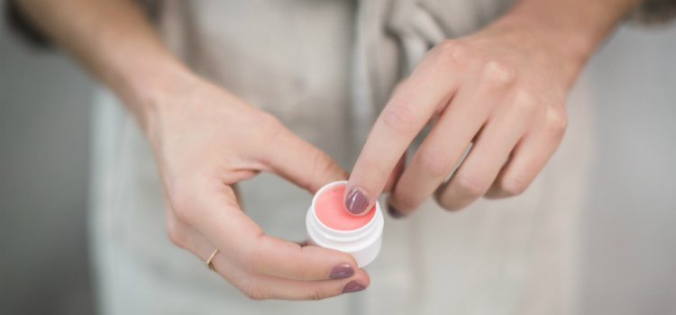 unhas quebradiças como fortalecer