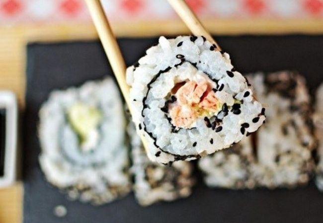 tipos de sushi uramaki
