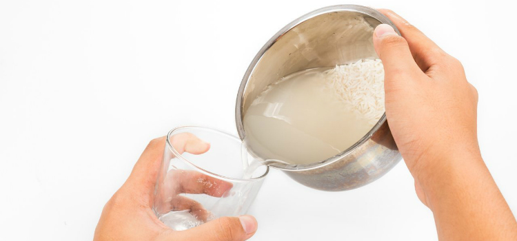 água de arroz para clarear virilha