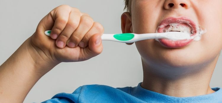 usar flúor faz mal para dentes