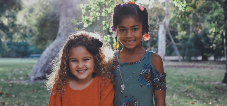 vantangens de ter uma irmã mais velha estar sempre por perto