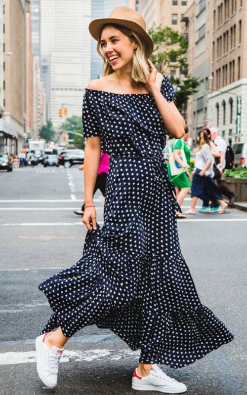 modelo vestido com tênis longo solto