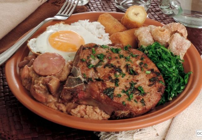 comida típica brasileira virado paulista